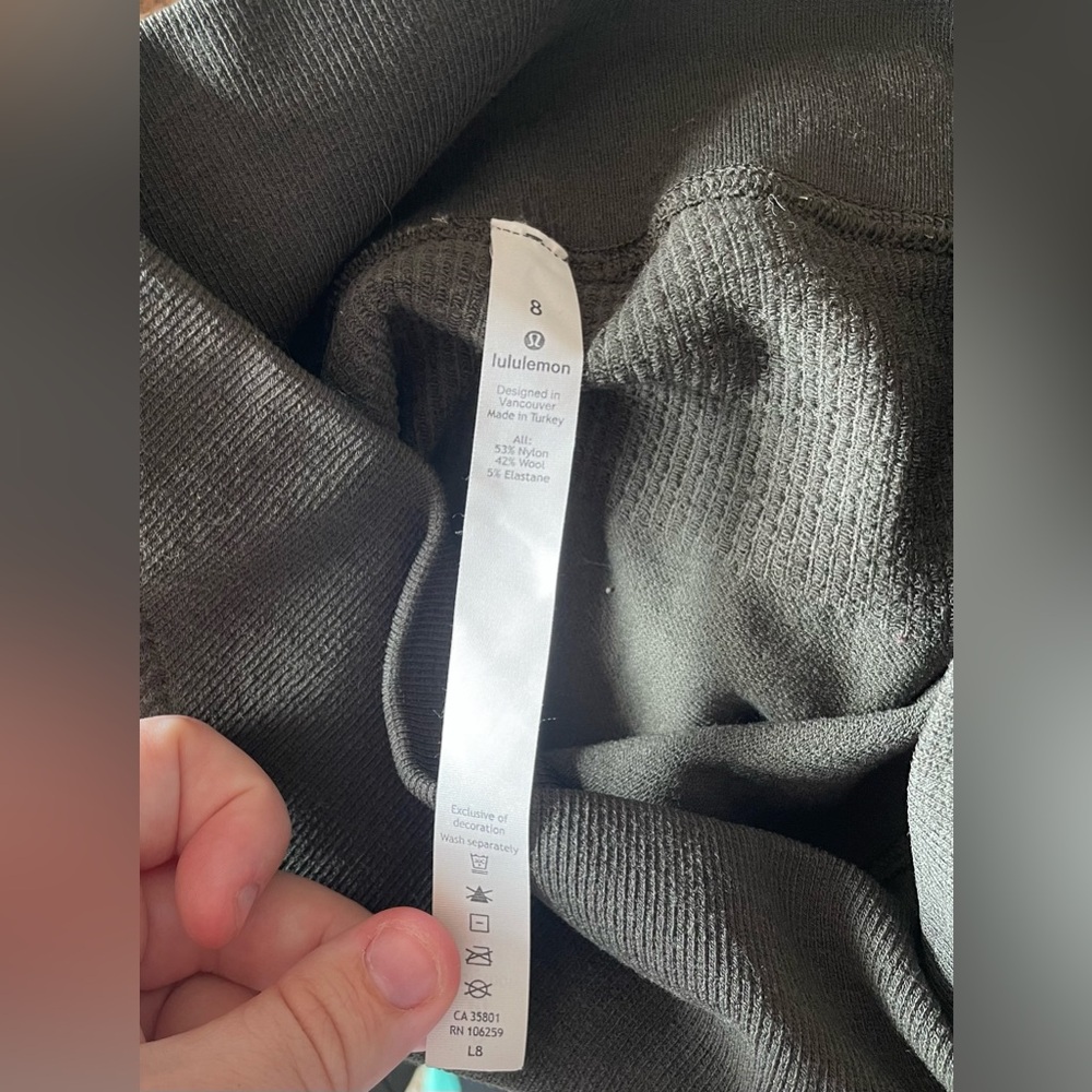 Lululemon women’s Ribbed Compression leggings Olive Green Size 8 - Picture 5 of 7